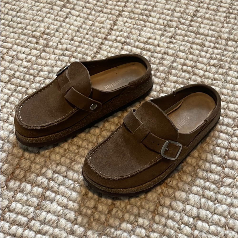 Cushionaire suede leather mules